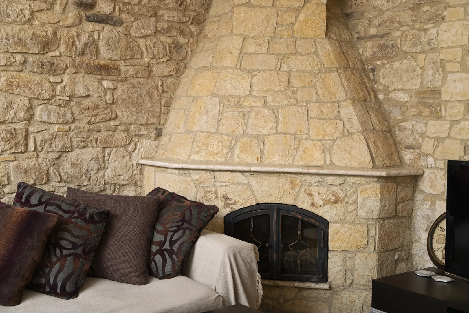 Вилла Salamiou Stone House