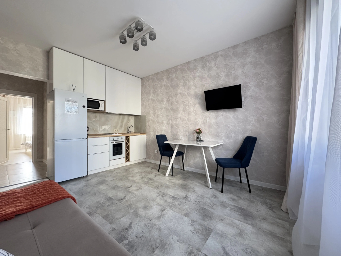 Квартира Евро 2-ком Гусарская 12-55 КакДома напротив Аэропорта