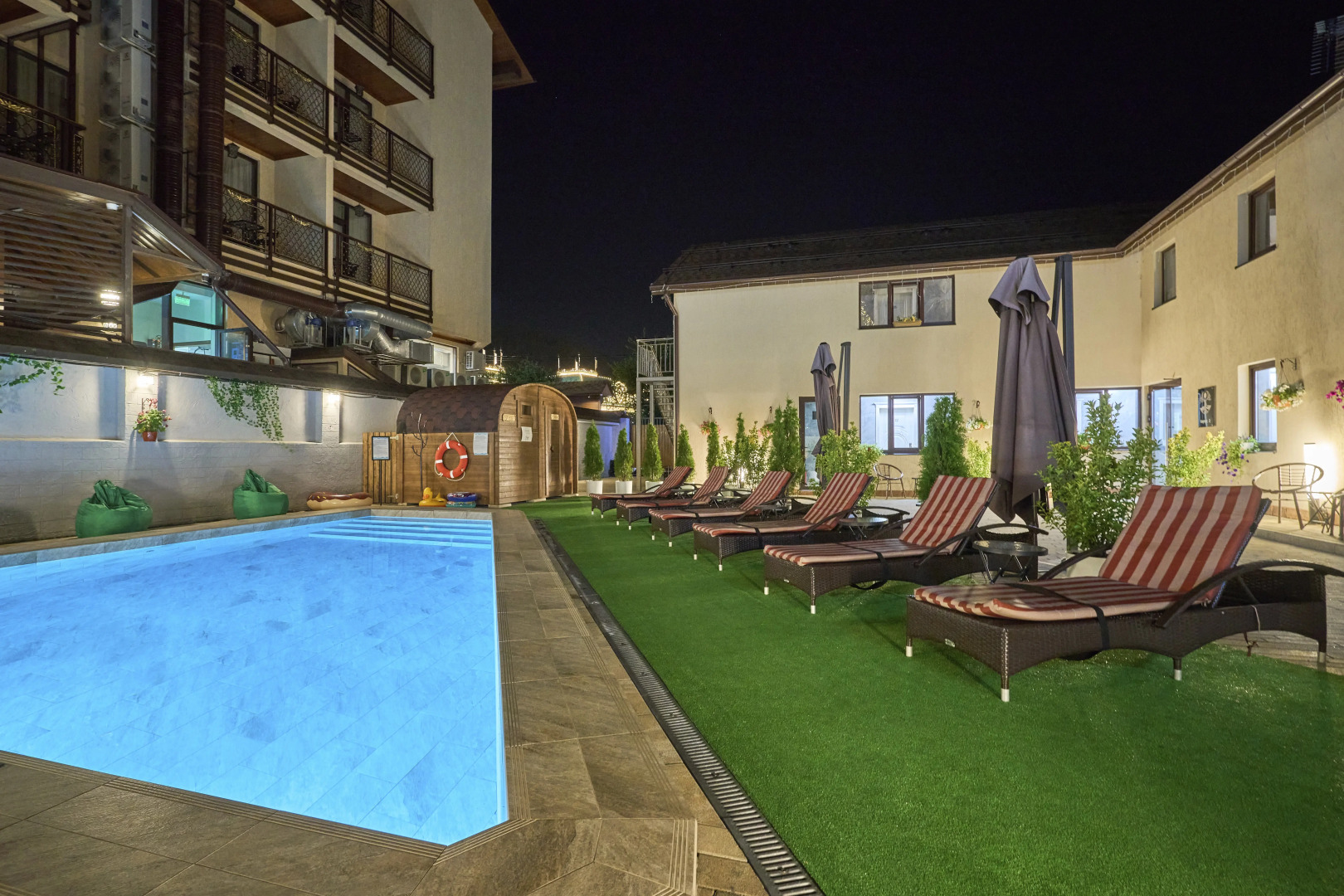 Отель Astra de Rosa