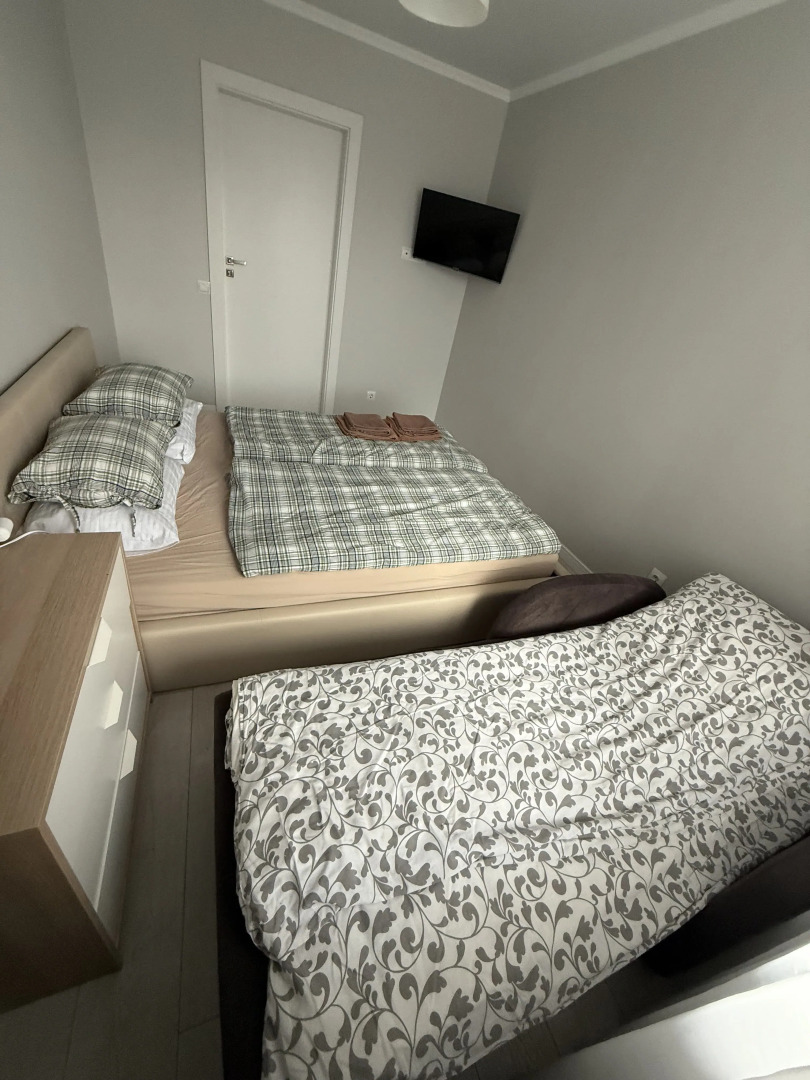 Апартаменты двухкомнатные на 9 апреля 62