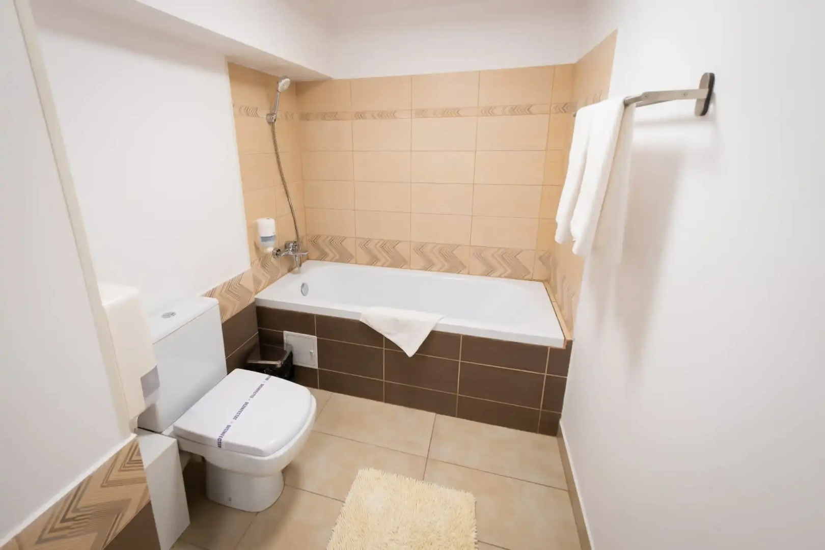 Отель Avenue Parliament