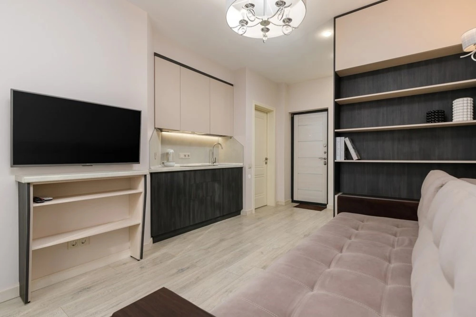 Апартаменты GeoApart Цветочная 30 8