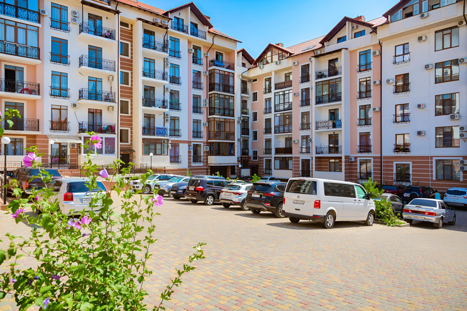 Квартира уютная для семейного отдыха с видом на горы от Home Group apartments