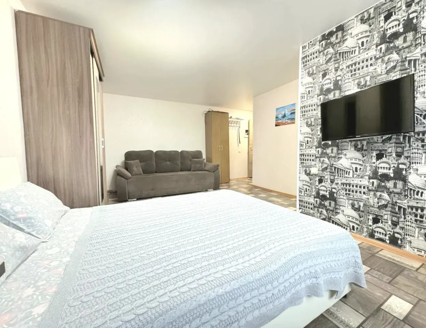 Квартира однокомнатная в центре на Островского рядом с МВД и ГорСадом