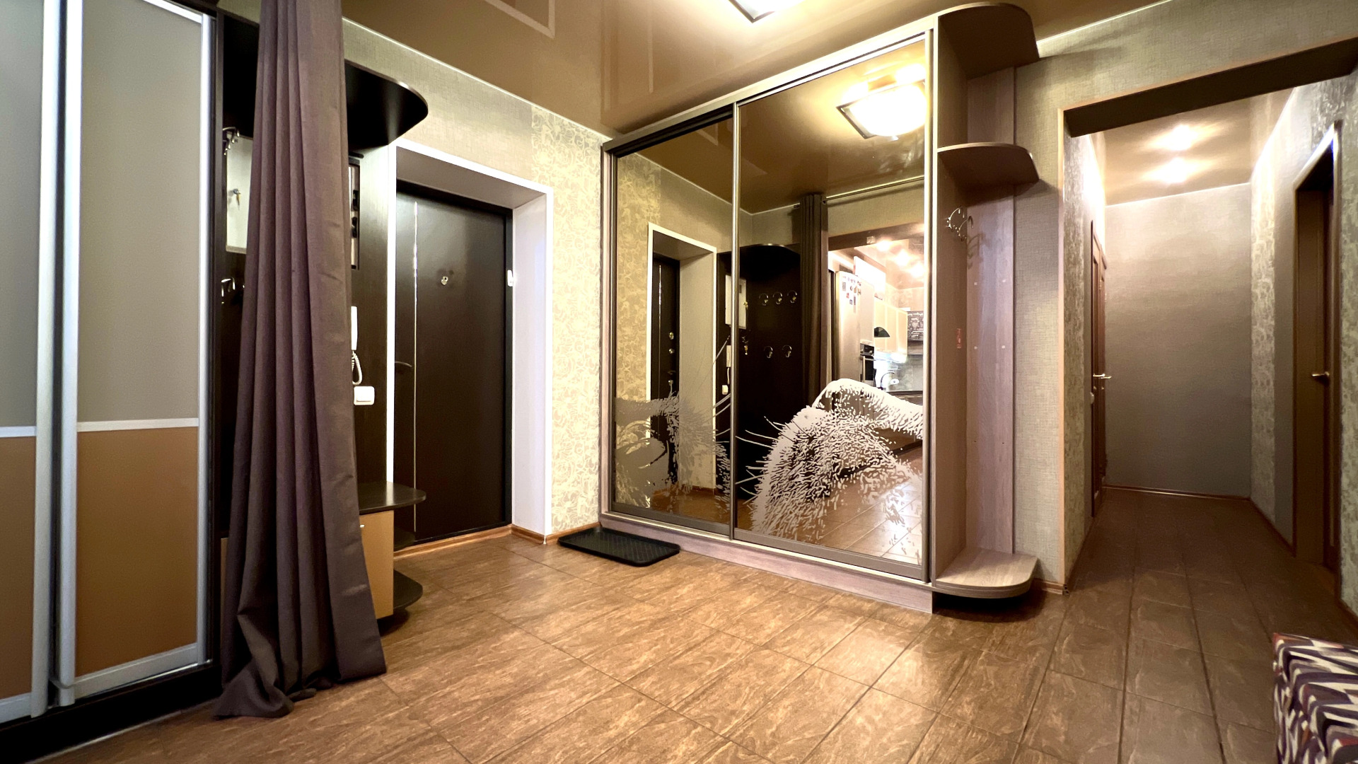 Квартира 3-комнатная Видовая Yarapartments на Набережной