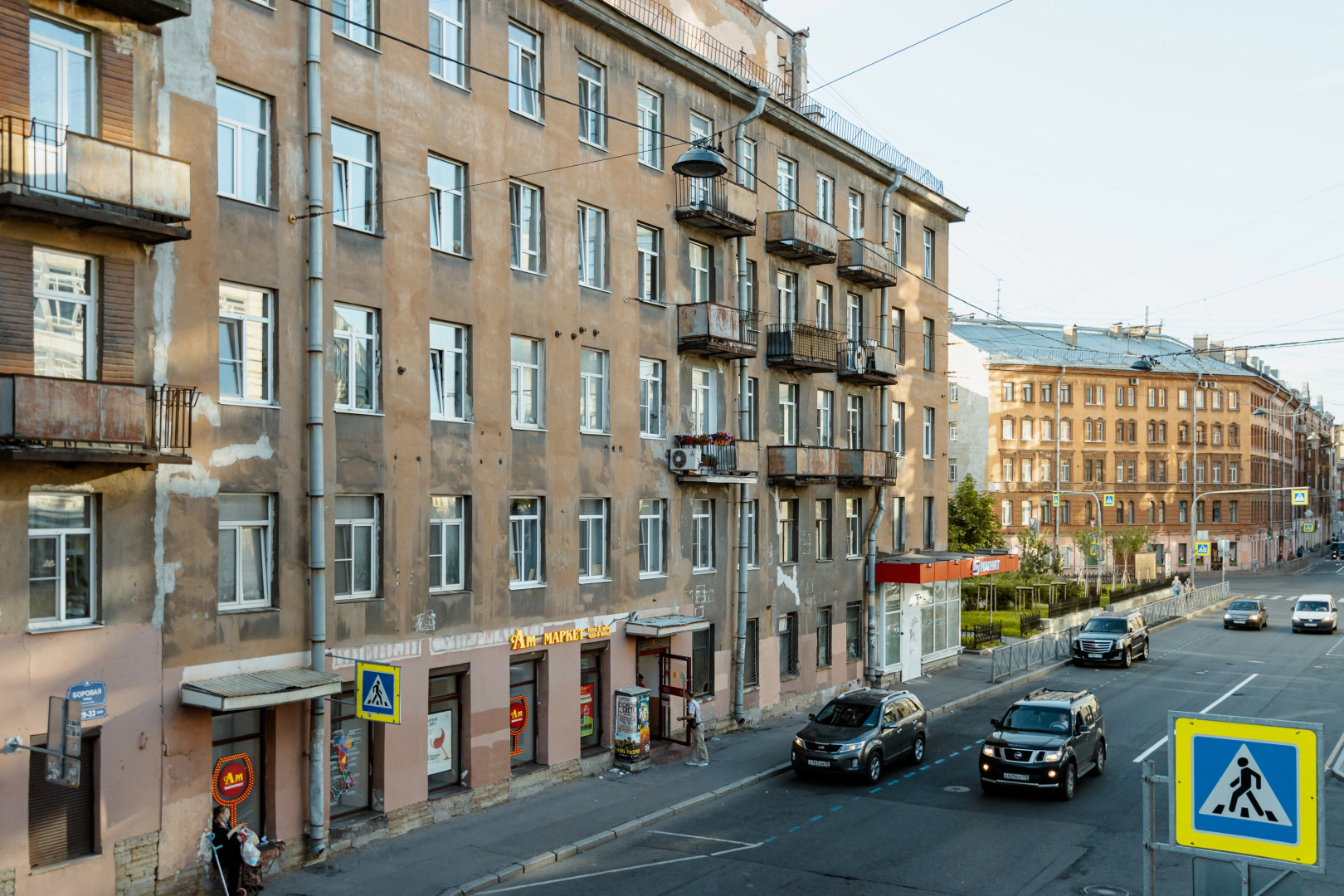 Апартаменты Beige apartment in a historic building in the city center