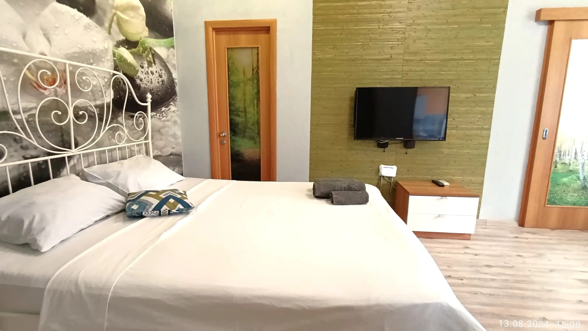 Двухкомнатная квартира в центре "Орхидея от МОИАпарт"