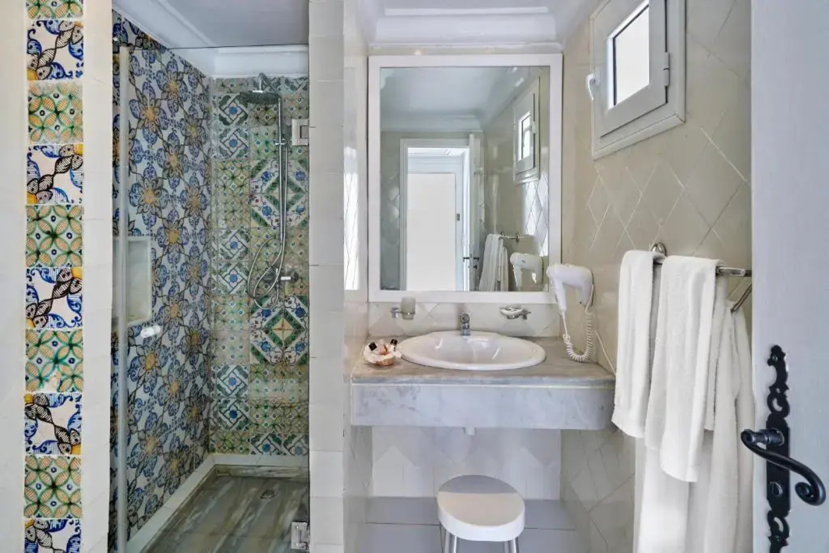 Курортный отель Hari Club Beach