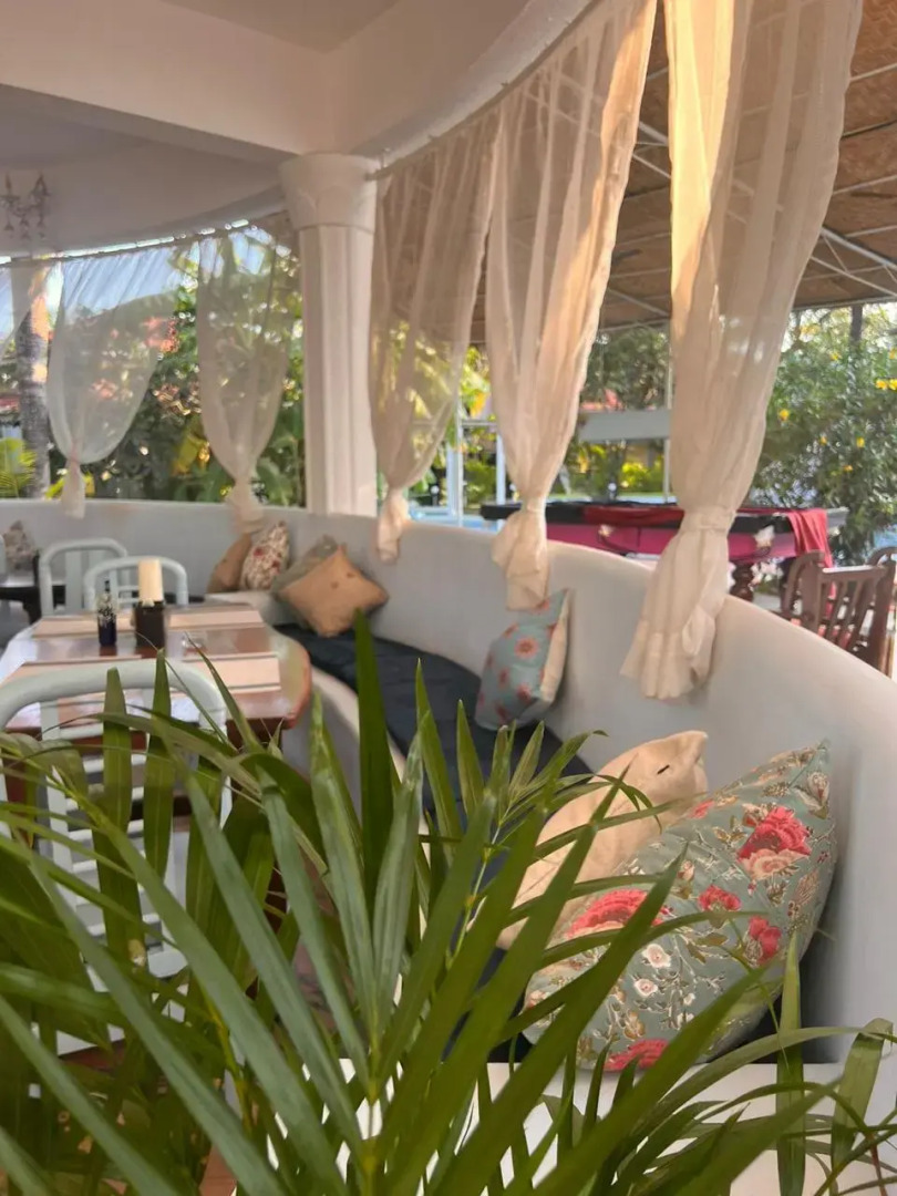 Курортный отель Sashas Holiday Village