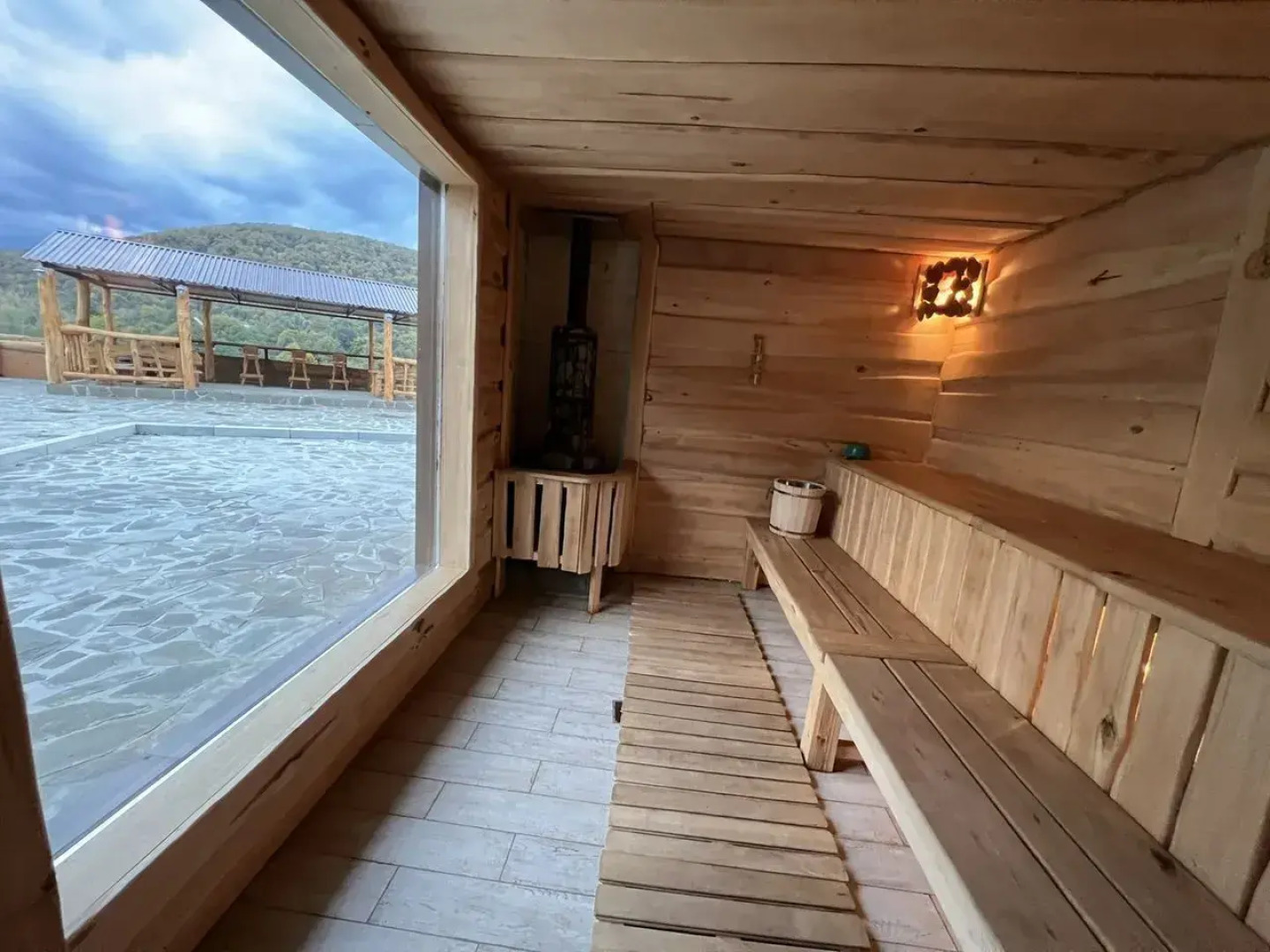 Частный дом с баней, бассейном и мангалом