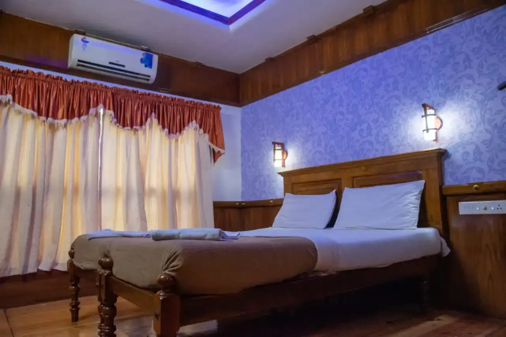 Отель Sreekrishna one Bedroom Private Houseboat