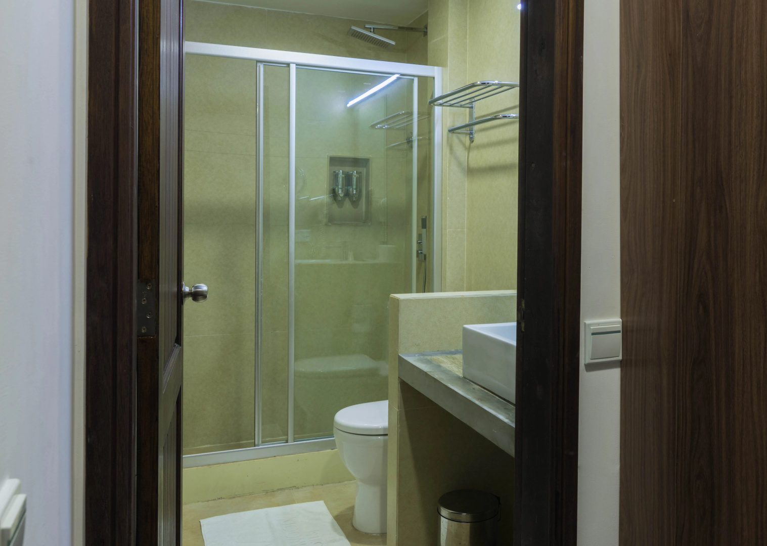 Отель Aquzz Inn & Spa