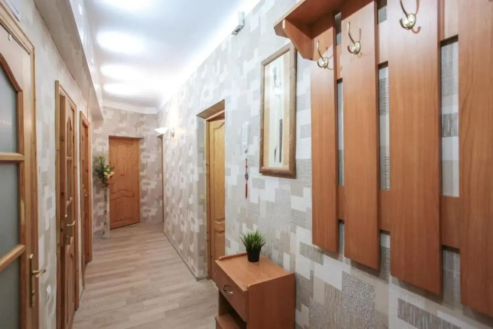 Трехкомнатные апартаменты в Историческом центре Калининграда