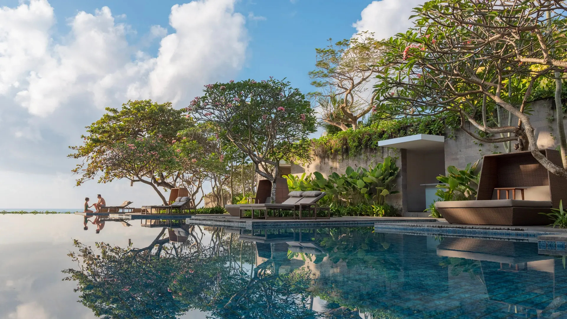 Отель Maya Sanur Resort & Spa