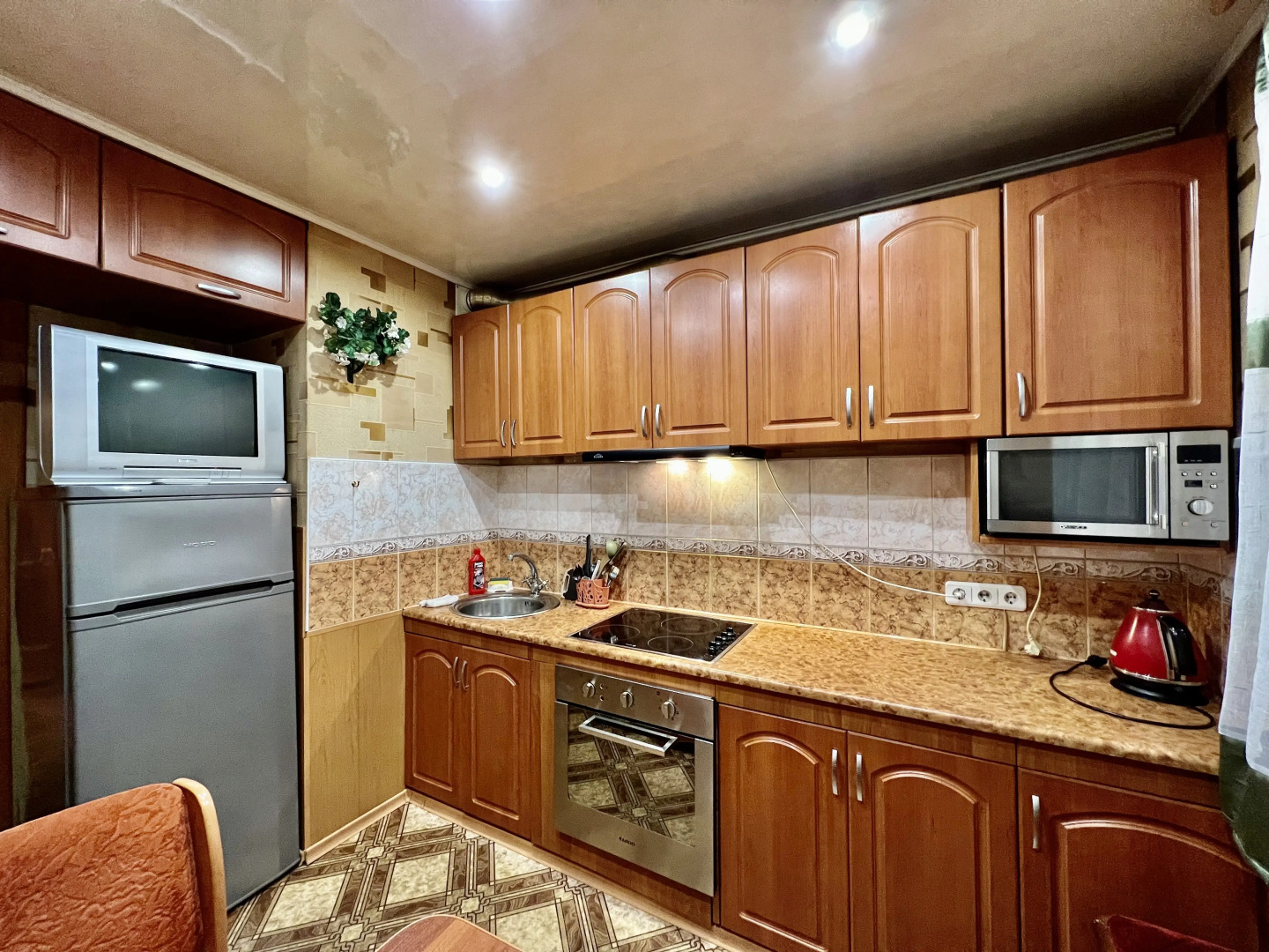 Квартира с тремя раздельными спальнями лифтом и балконом