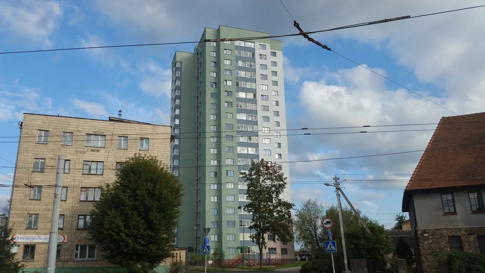 Апартаменты у метро Партизанская, улица Сурикова, д.3А