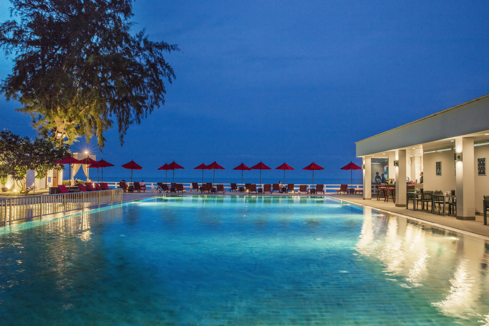 Отель Chom View