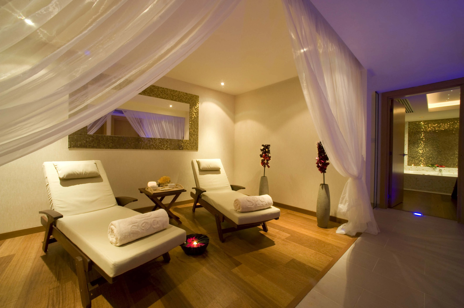 Constantinou Bros Asimina Suites Hotel (Adults only)	