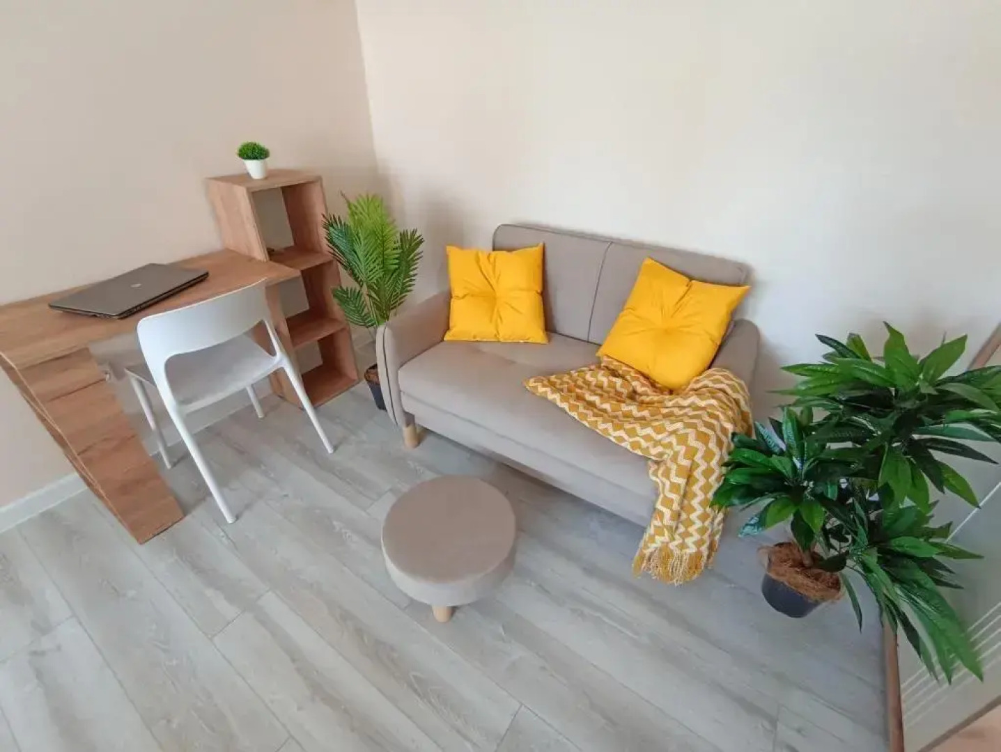 Апартаменты 1-комнатные сети «Все в гости» на ул.Кузнецова 97А на 3 этаже