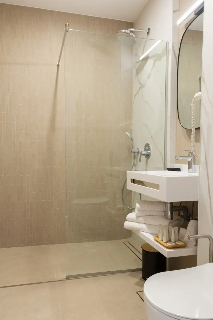 Отель Lupa by Bueno