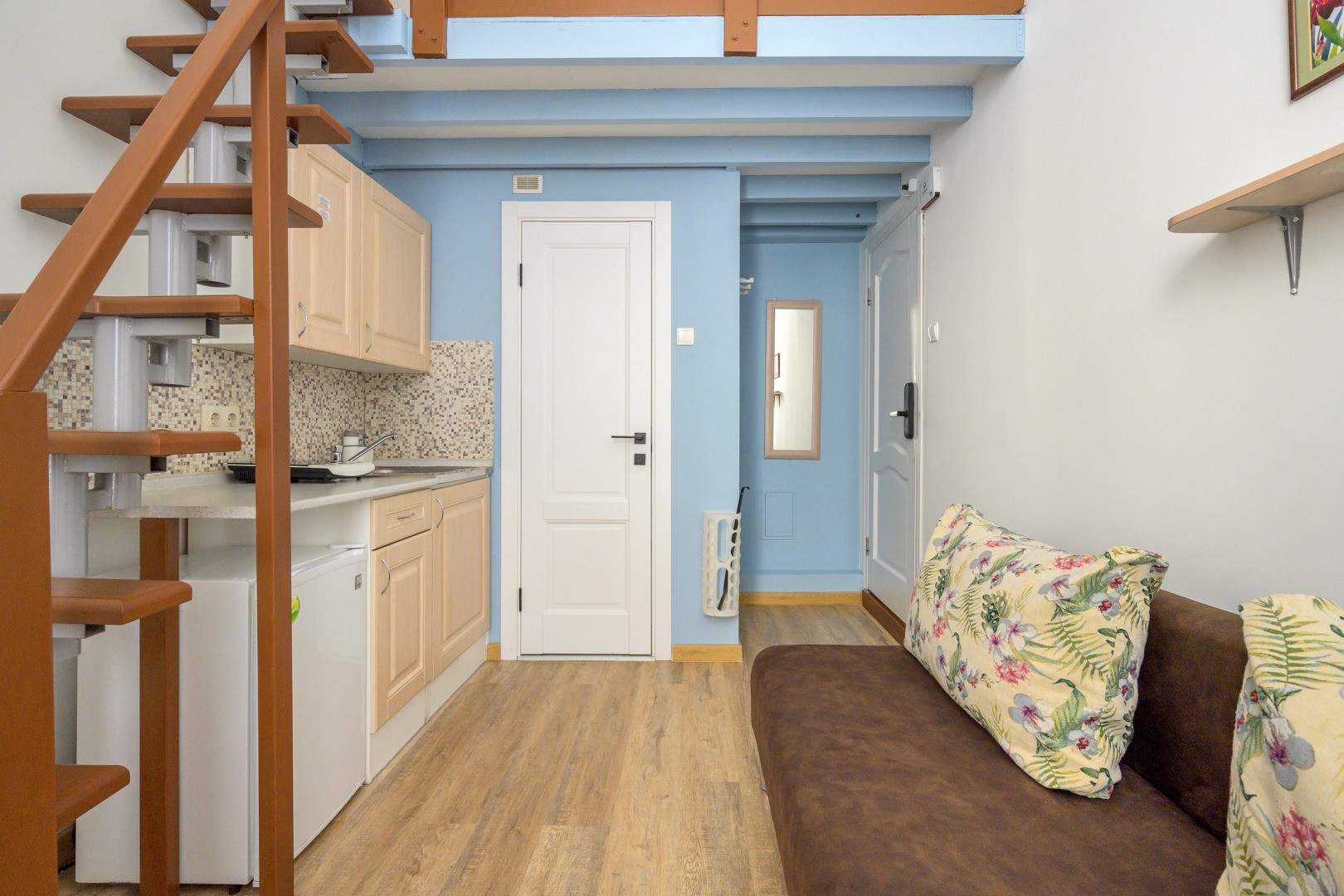 Квартира-студия для четверых BookingSPB у Эрмитажа