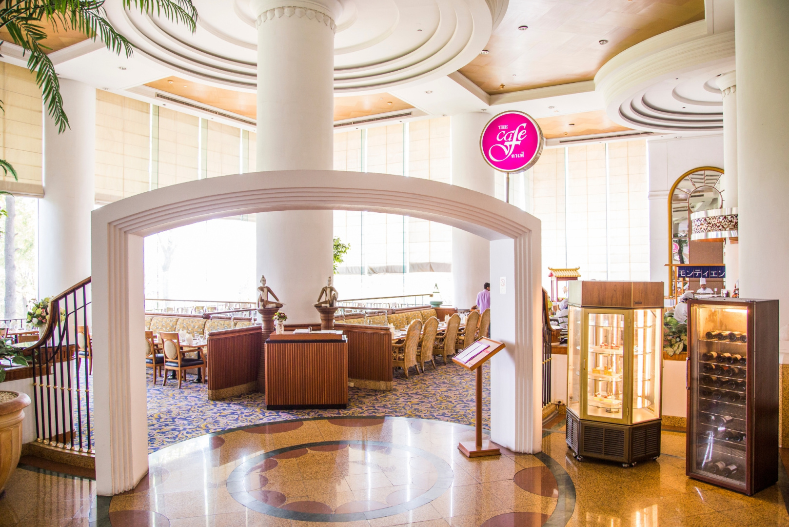 Отель Montien Riverside Hotel Bangkok