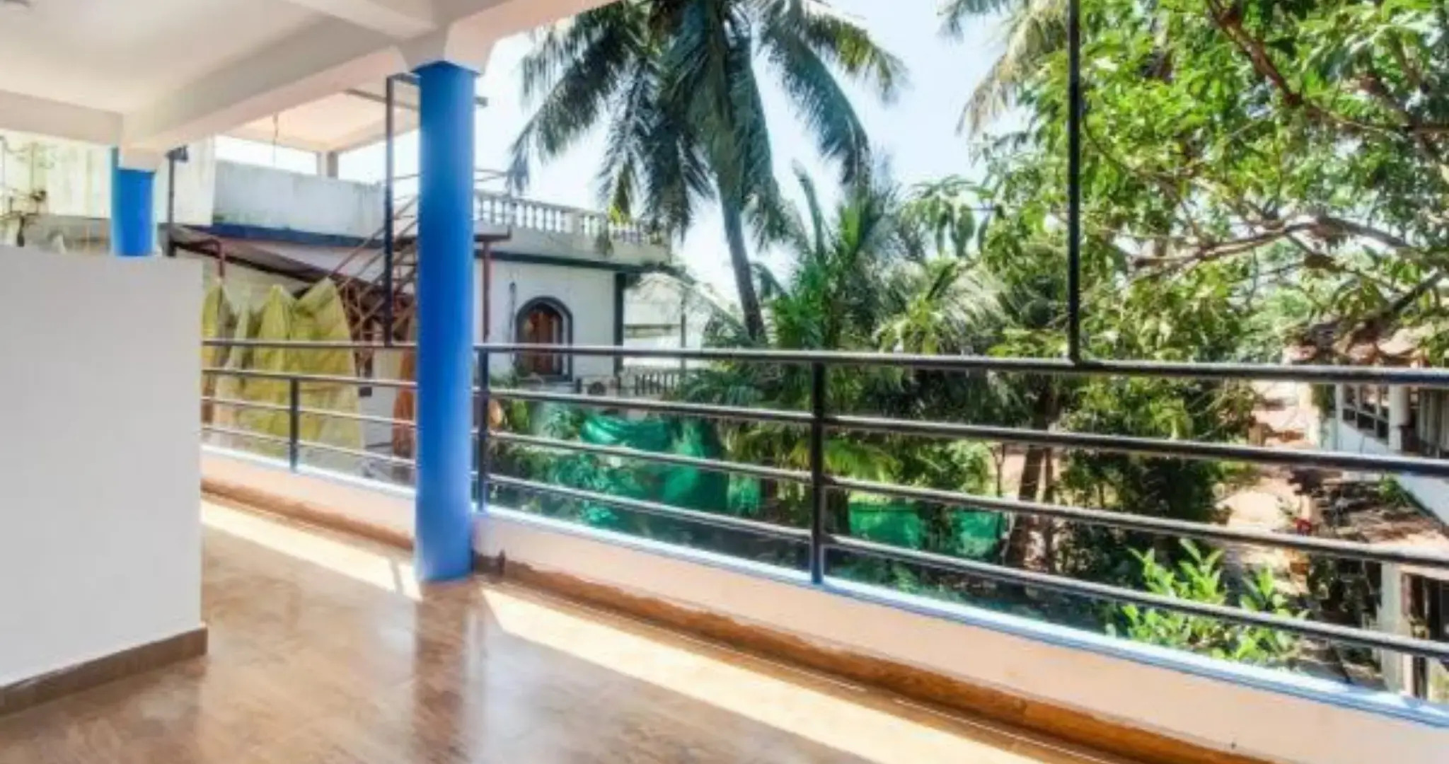 Отель Aqua Wave by YogiTree