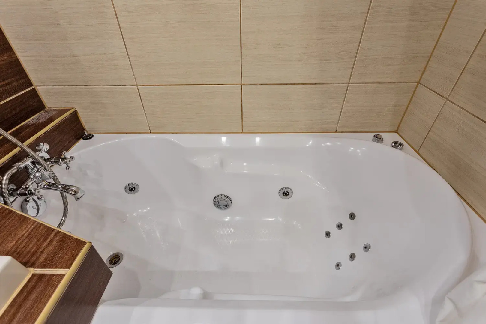 Апартаменты J&N Apartments Двухкомнатные с гидромассажной ванной Советская 10