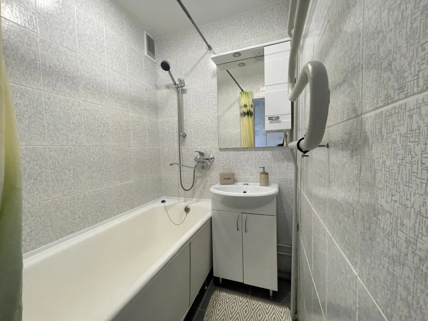 Квартира 2-комнатная на Кошевого 14к2