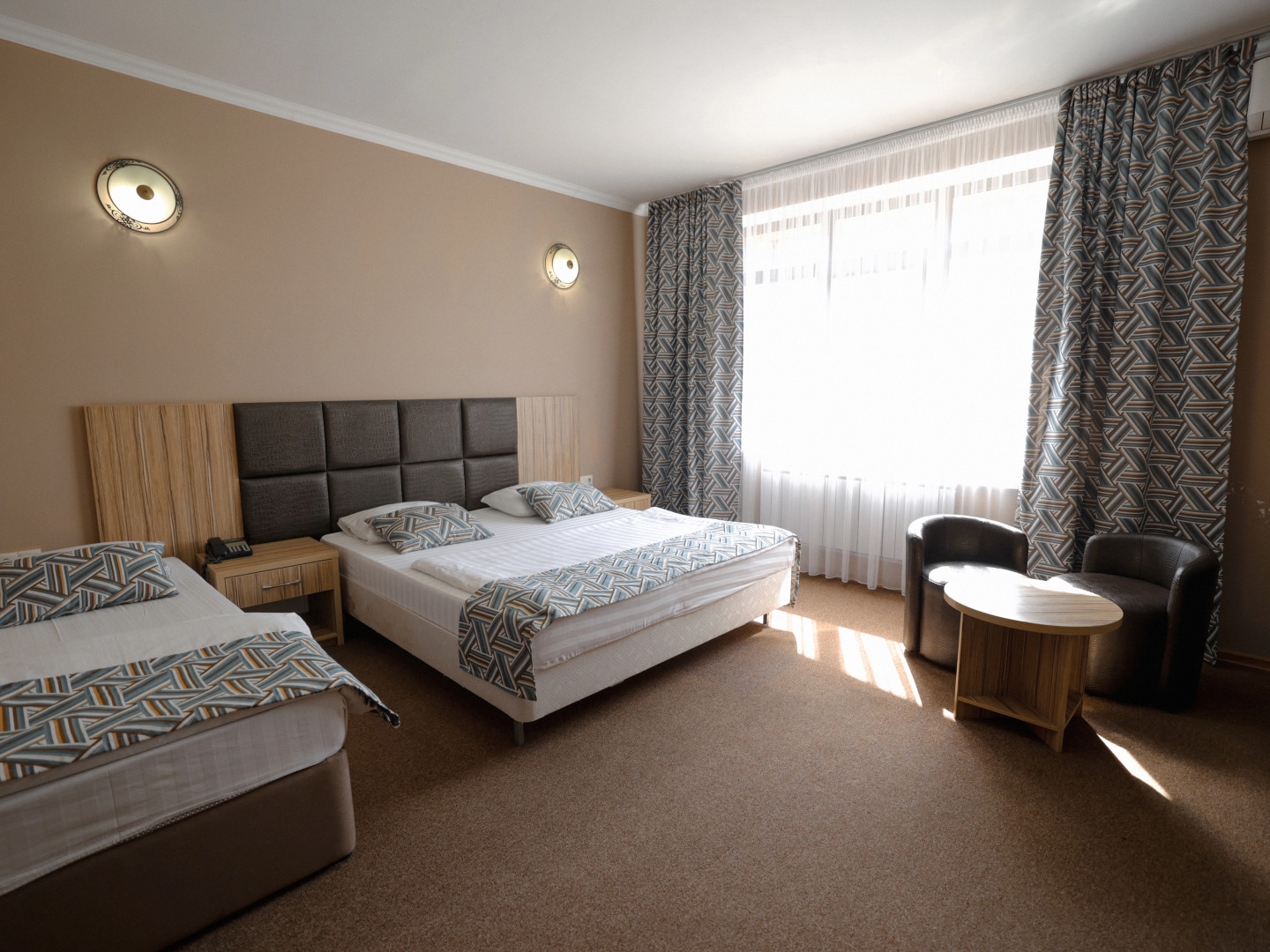 Отель Мартон Ока