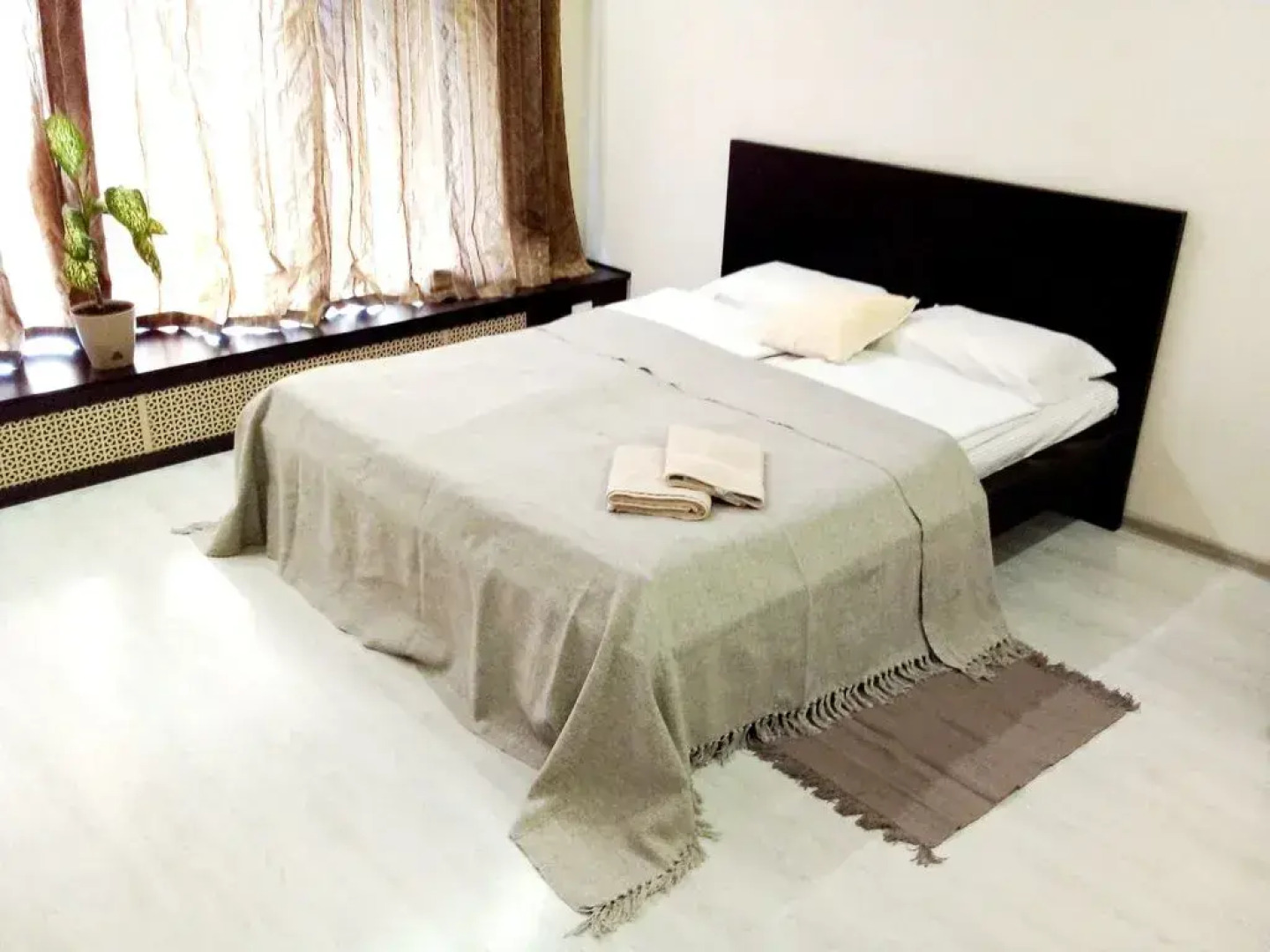 Апартаменты с Панорамным Окном и Видом на Красную Площадь