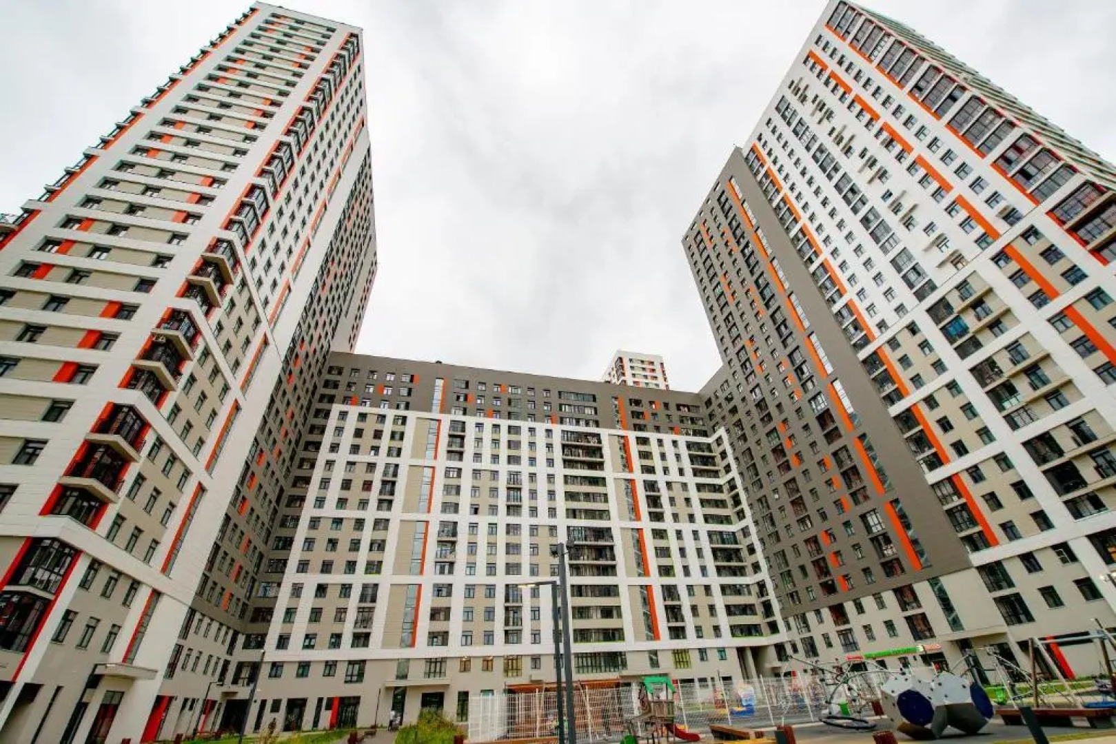 Апартаменты Sunny Days Apartment Оранж Парк