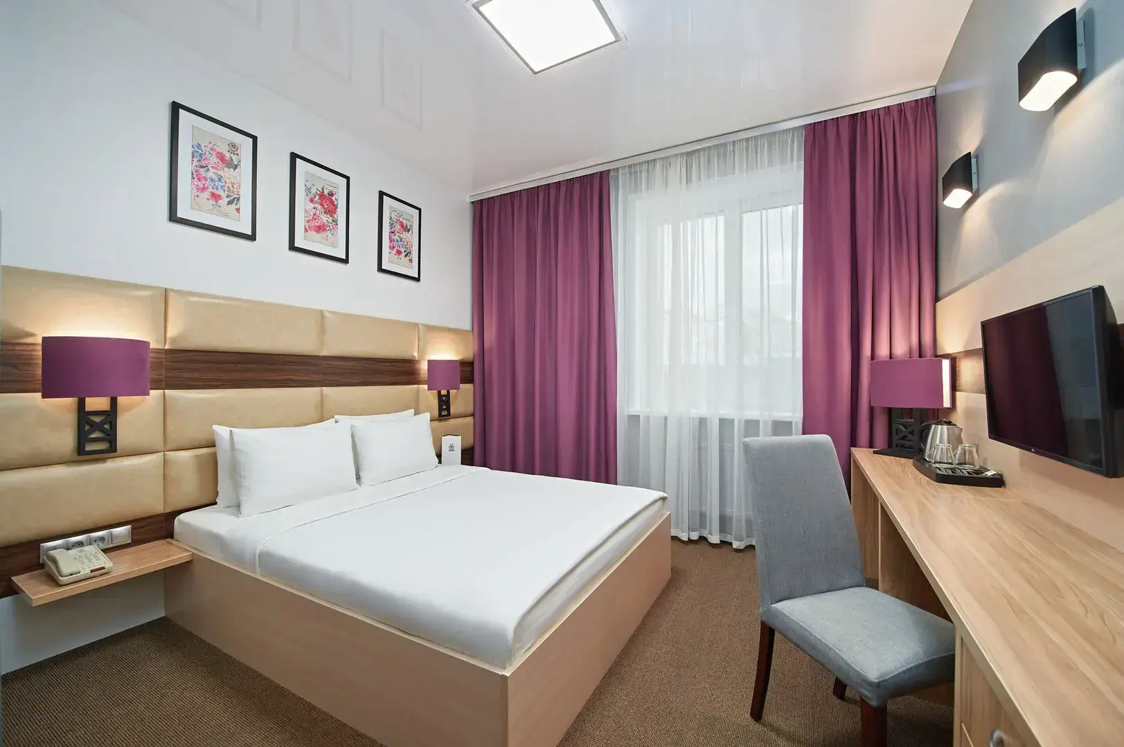 Отель Aura CityHotel