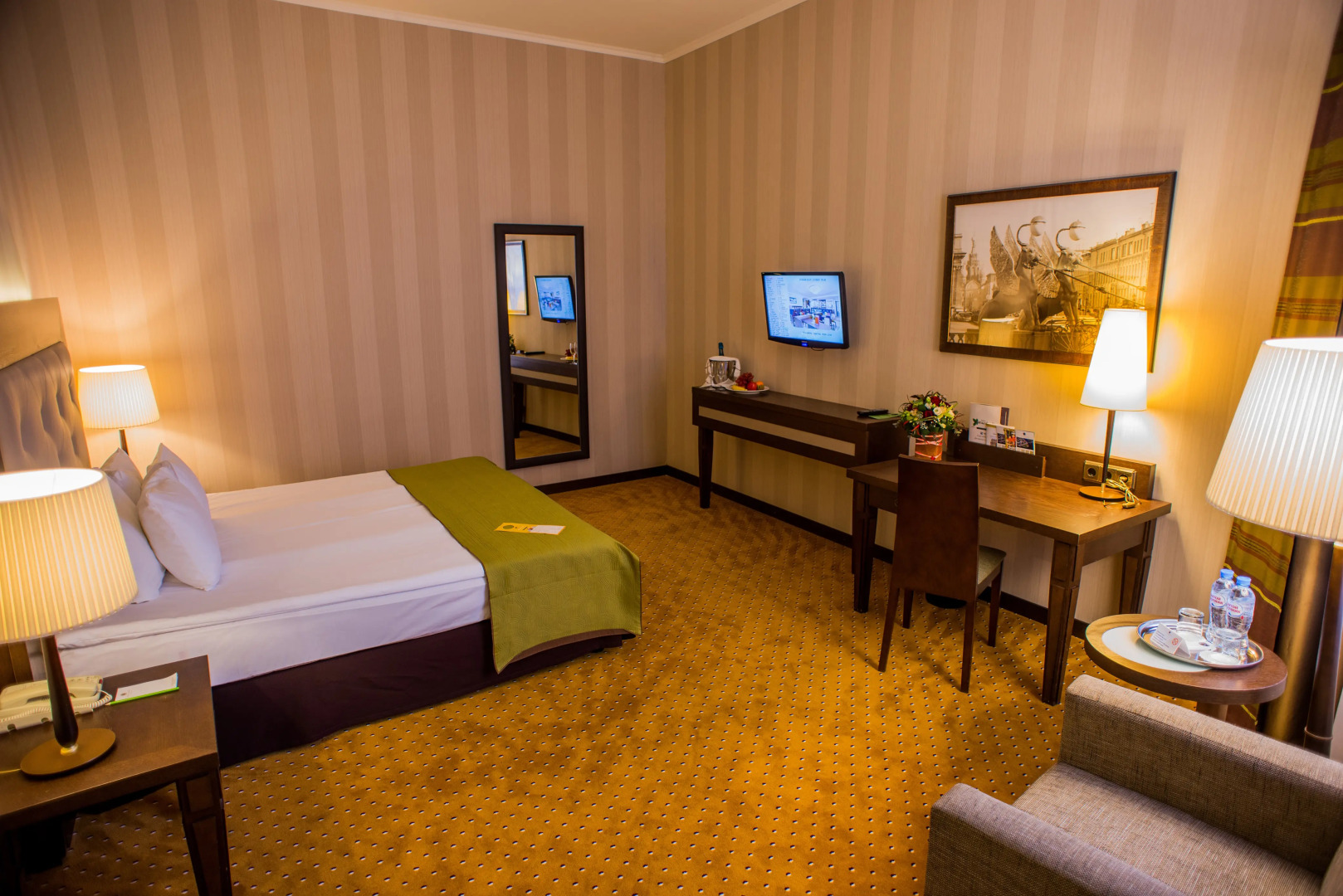 Отель Петро Палас 