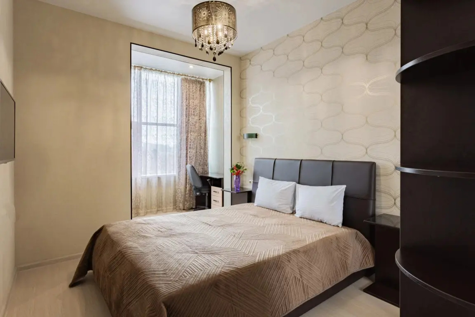 Апартамент Солнечный в центре Сочи у моря с балконом