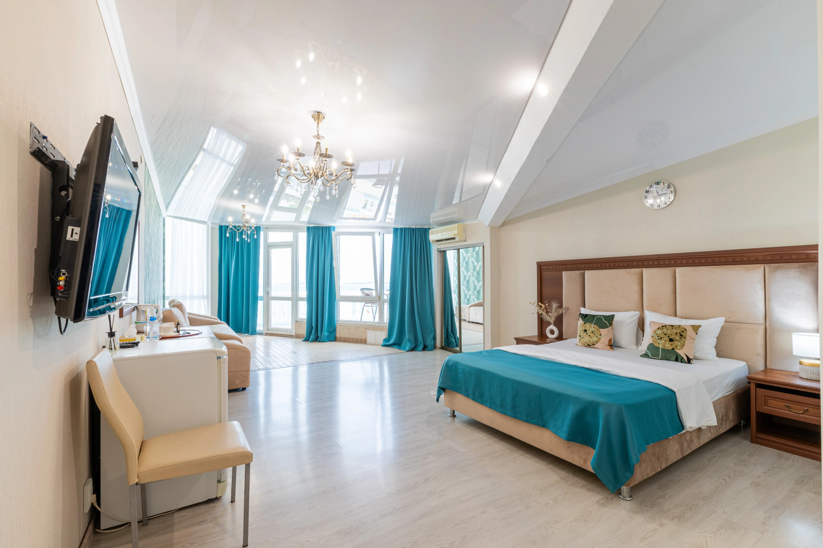 Отель Белый Дом