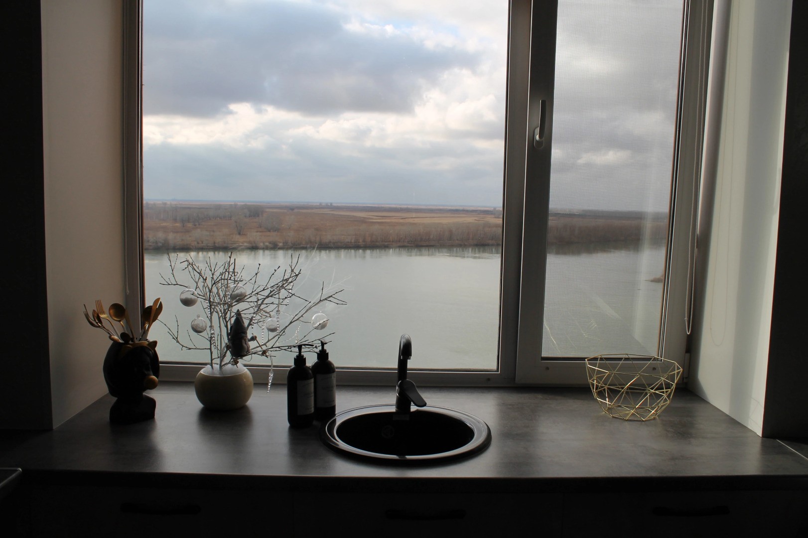 Квартира Двухкомнатная квартира на берегу реки