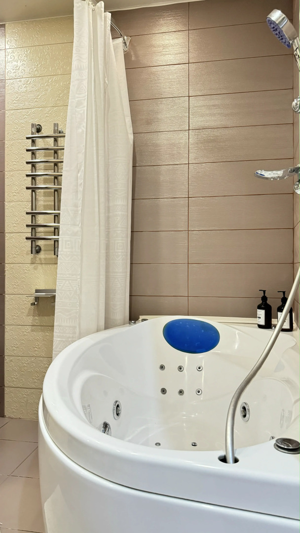 Апартаменты Евродвушка с джакузи рядом с Крокусом