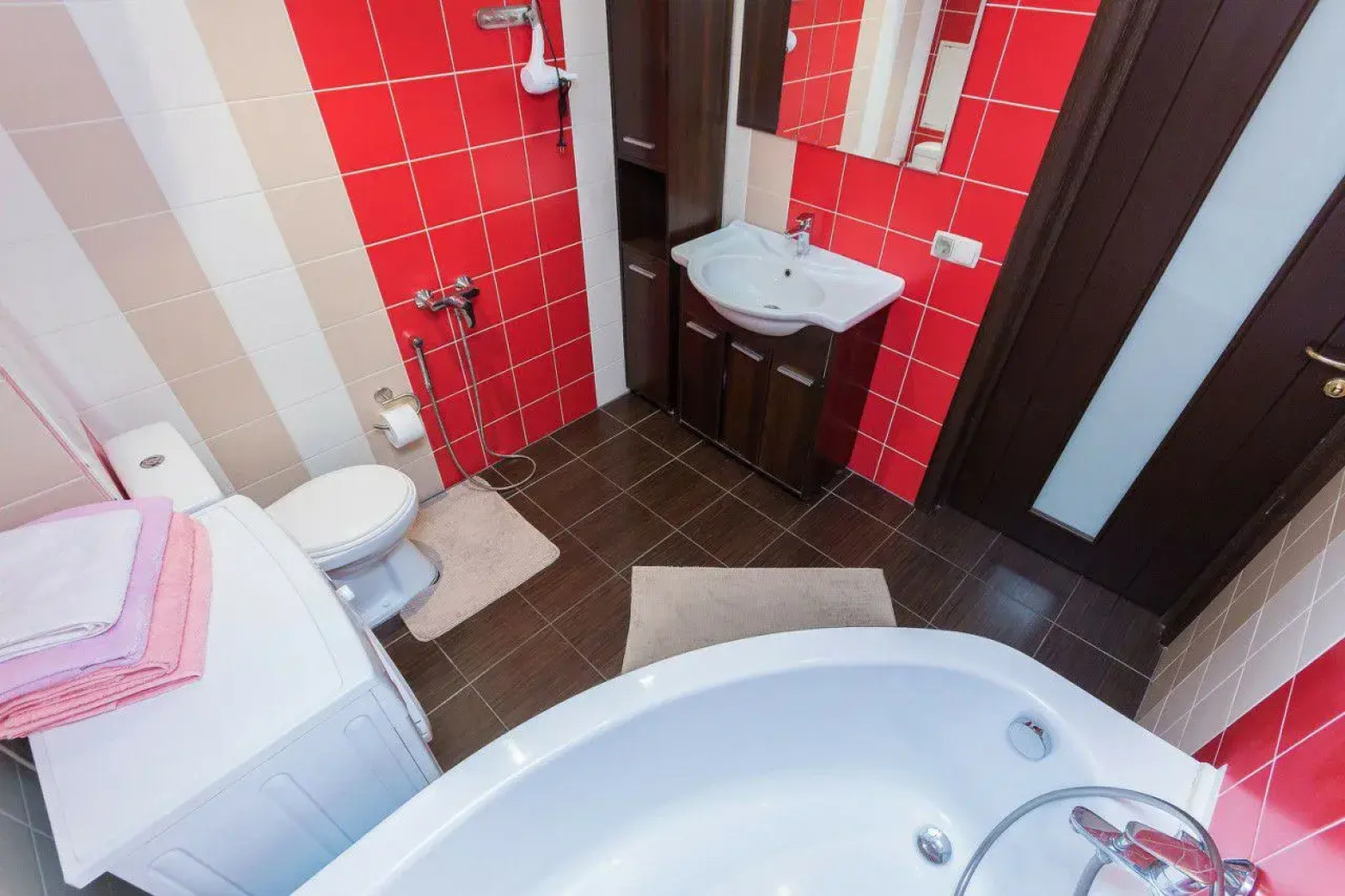 Апартаменты ТРЕХКОМНАТНЫЕ В 10 МИНУТАХ ОТ ЦЕНТРА