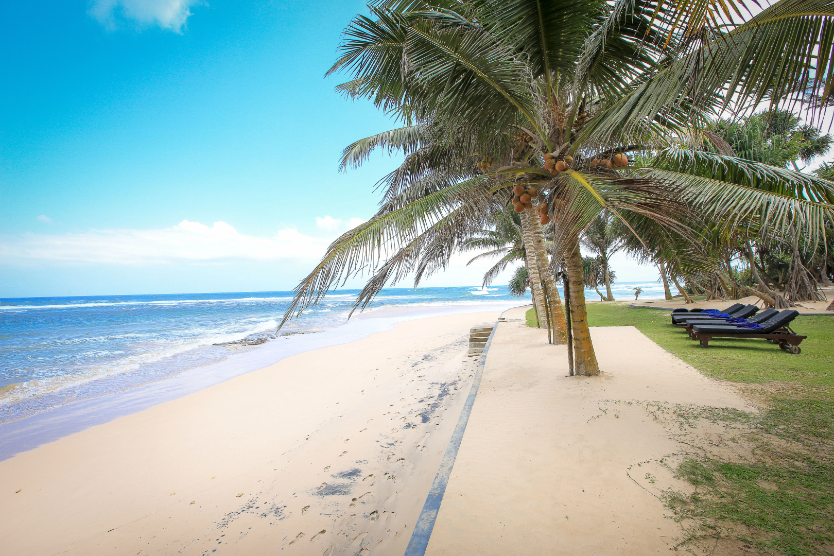 South Point Villa - 3 bedroom Beach Front Villa