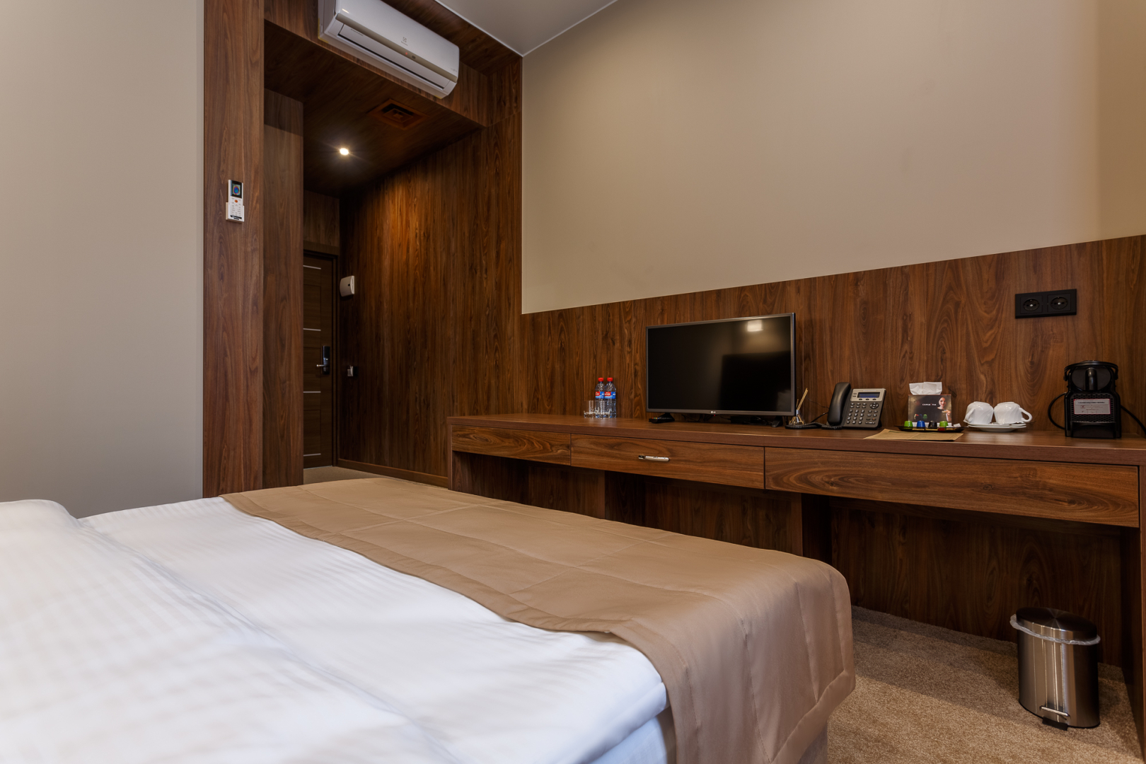 Отель Riverside