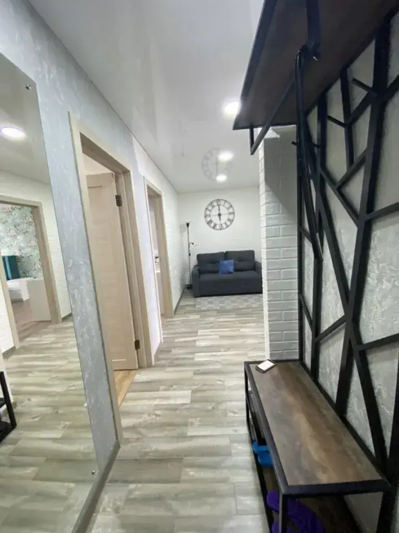 Квартира четырехкомнатная на Цюрупы, 84