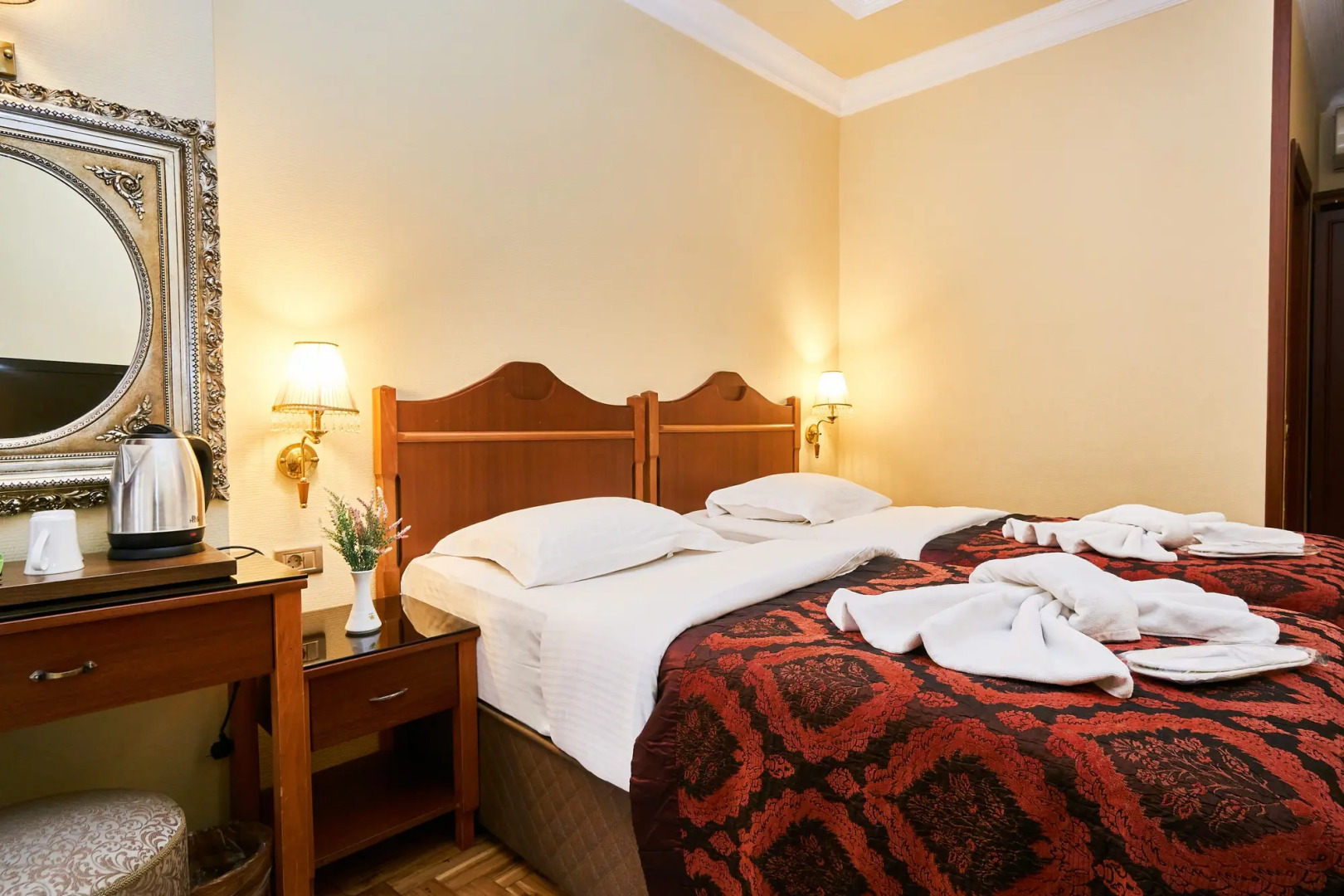 Отель Amber Hotel Istanbul