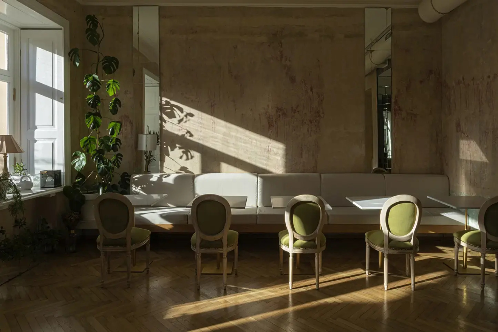 Unfound Door - Design Hotel