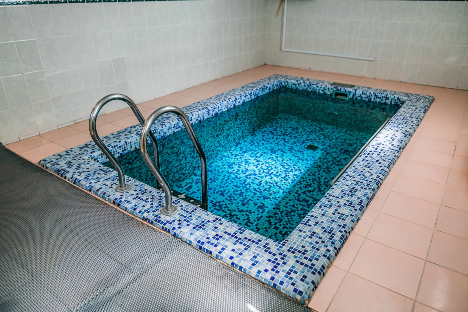 Отель Талес