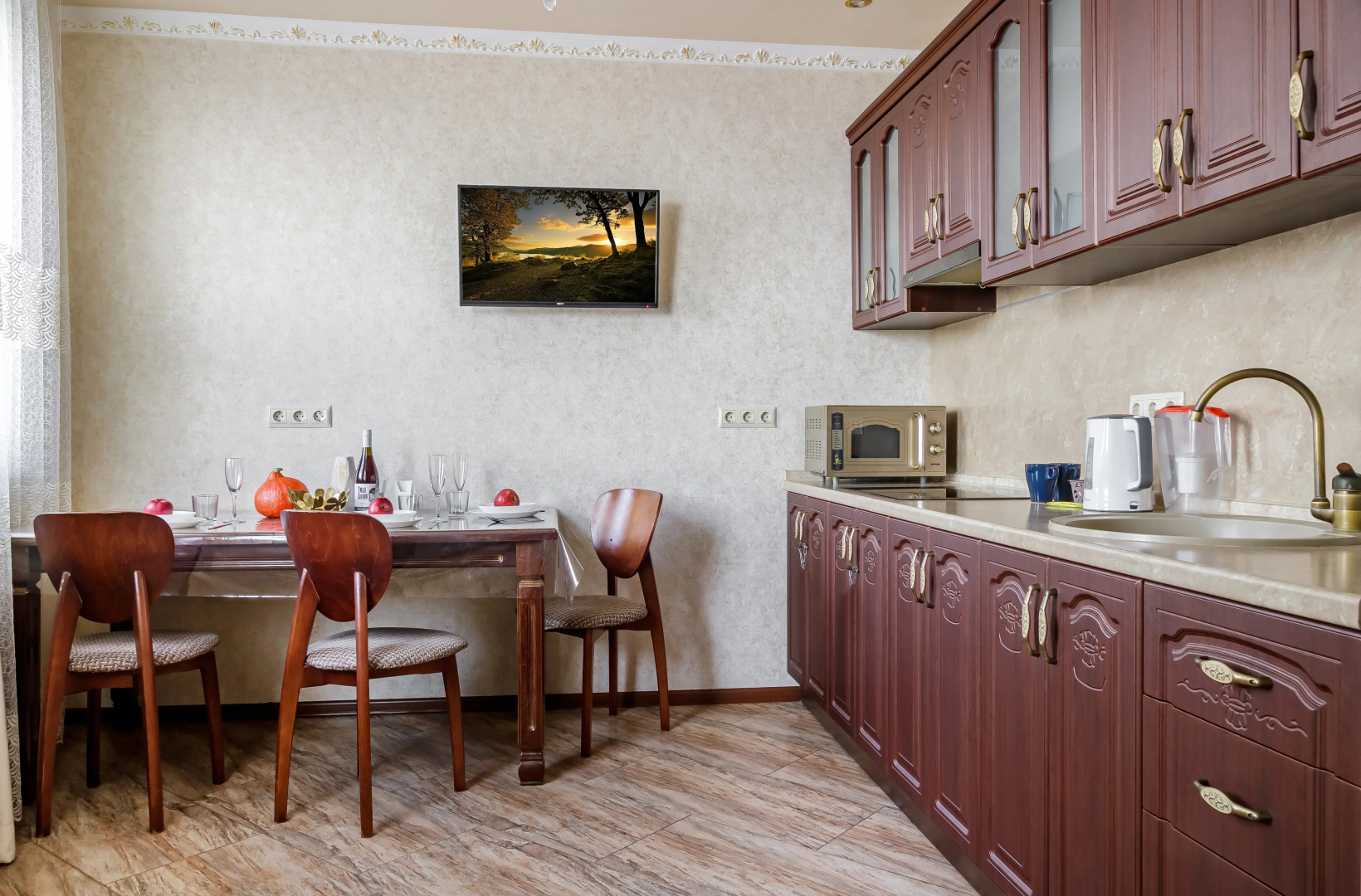Апартаменты на 19 этаже с Lounge - балконом. Вид, которому позавидуют. Центр Краснодара