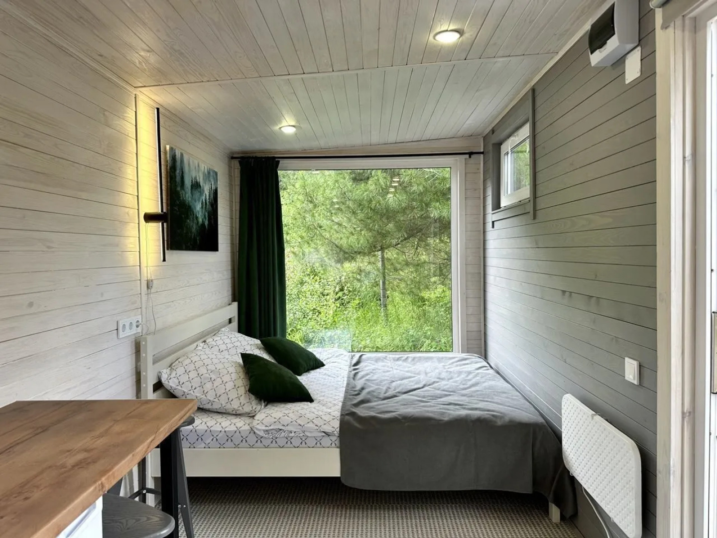 Частный Дом в Окружении Кедpового Леса со Своей Террасой и Мангальной Зоной