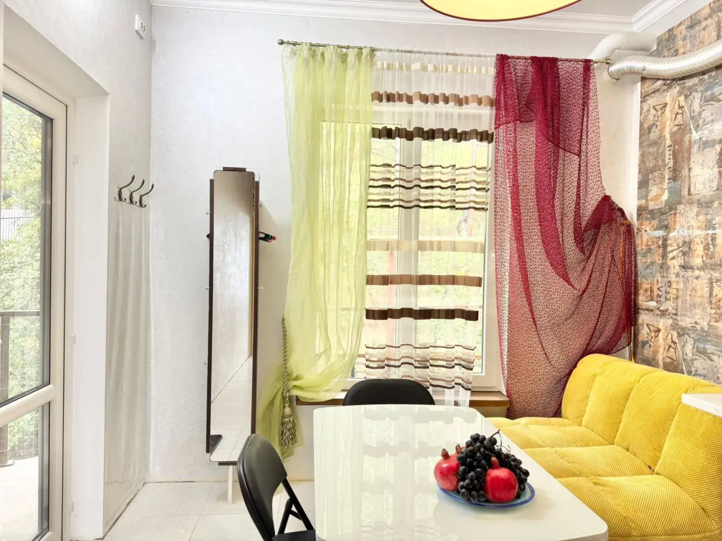 Квартира стильная в горах Ялта