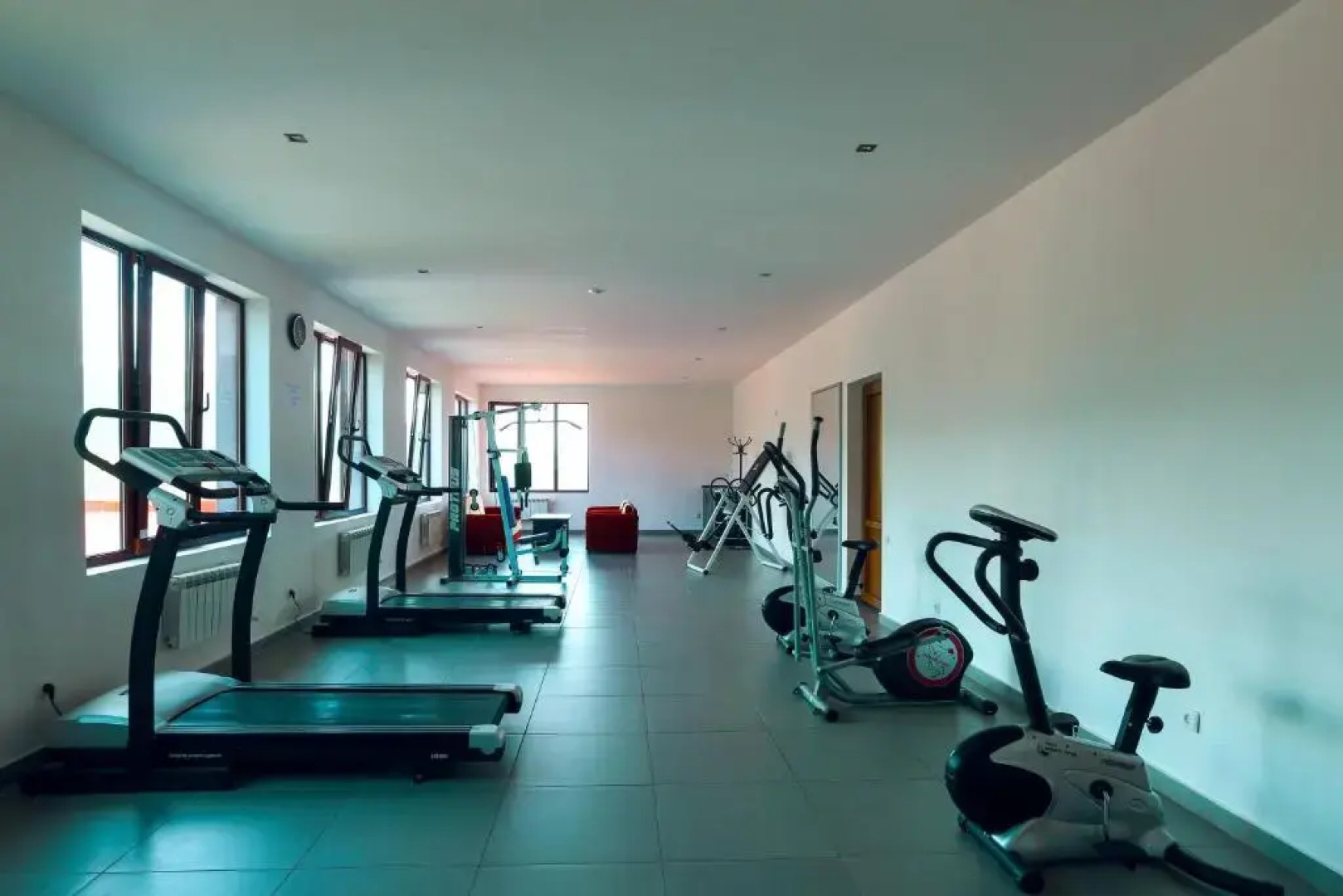 Курортный отель Ani