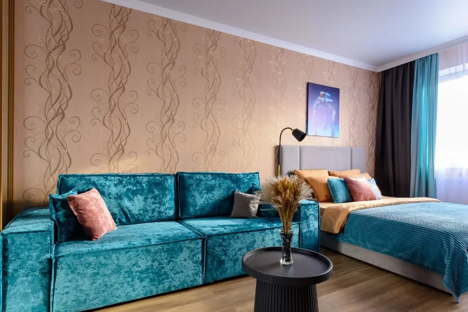 Квартира с панорамным видом на город рядом с парком Галицкого. Сеть Мята